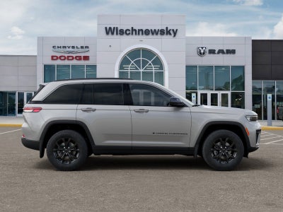 2026 Jeep Grand Cherokee Laredo Altitude