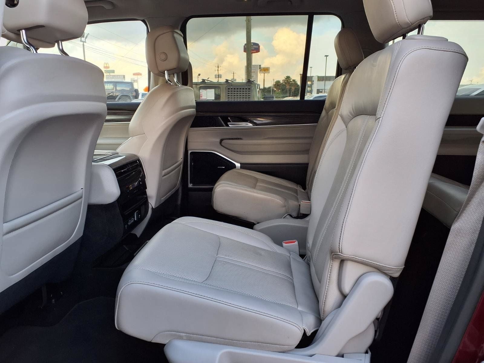 2022 Jeep Wagoneer Series III