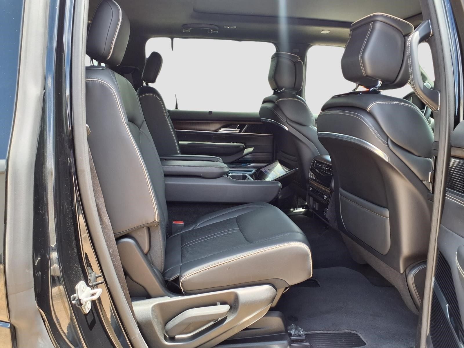 2022 Jeep Grand Wagoneer Series II