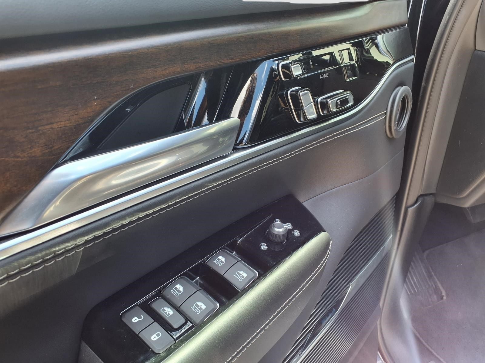 2022 Jeep Grand Wagoneer Series II