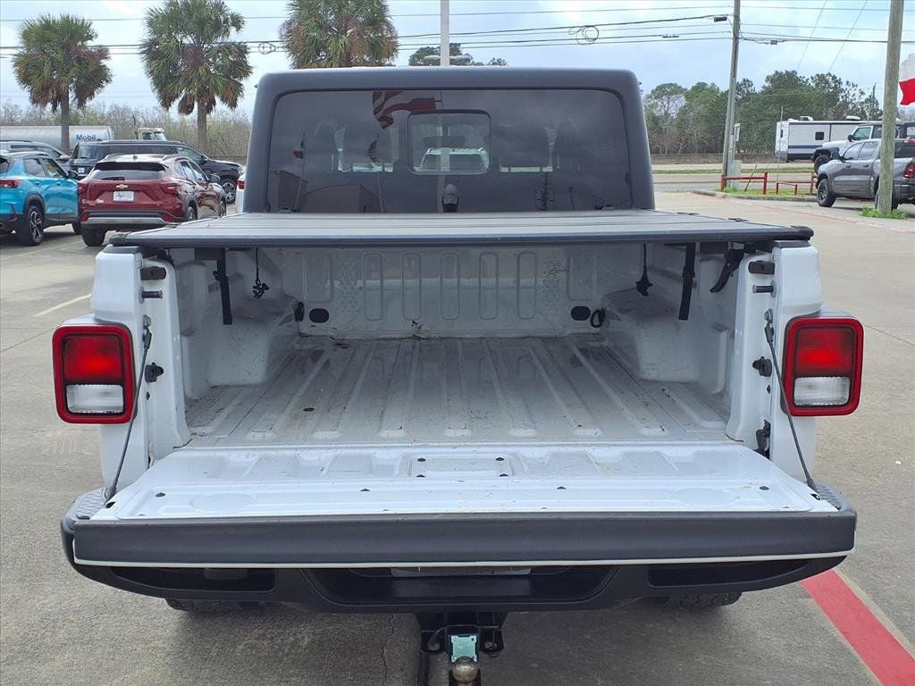 2022 Jeep Gladiator Overland