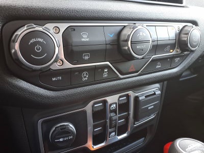 2025 Jeep Gladiator Nighthawk