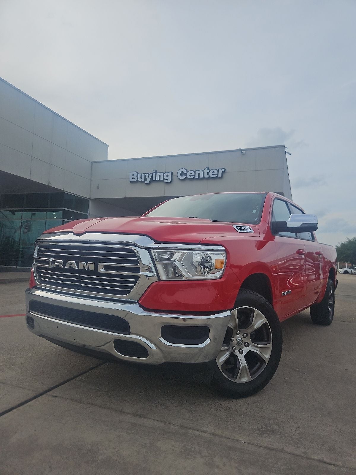 2024 RAM 1500 Laramie Crew Cab 5'7's photo