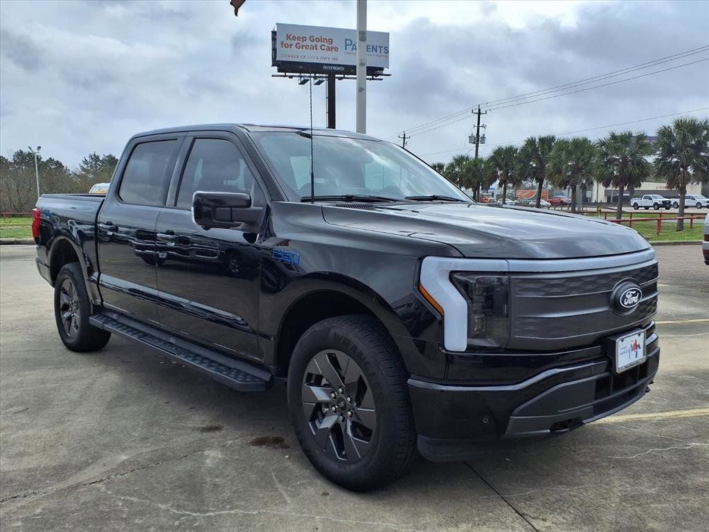 2025 Ford F-150 Lightning Lariat