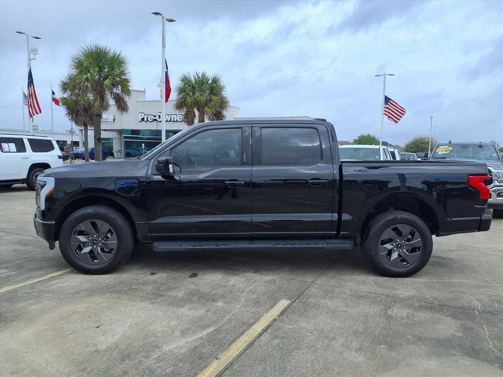 2025 Ford F-150 Lightning Lariat