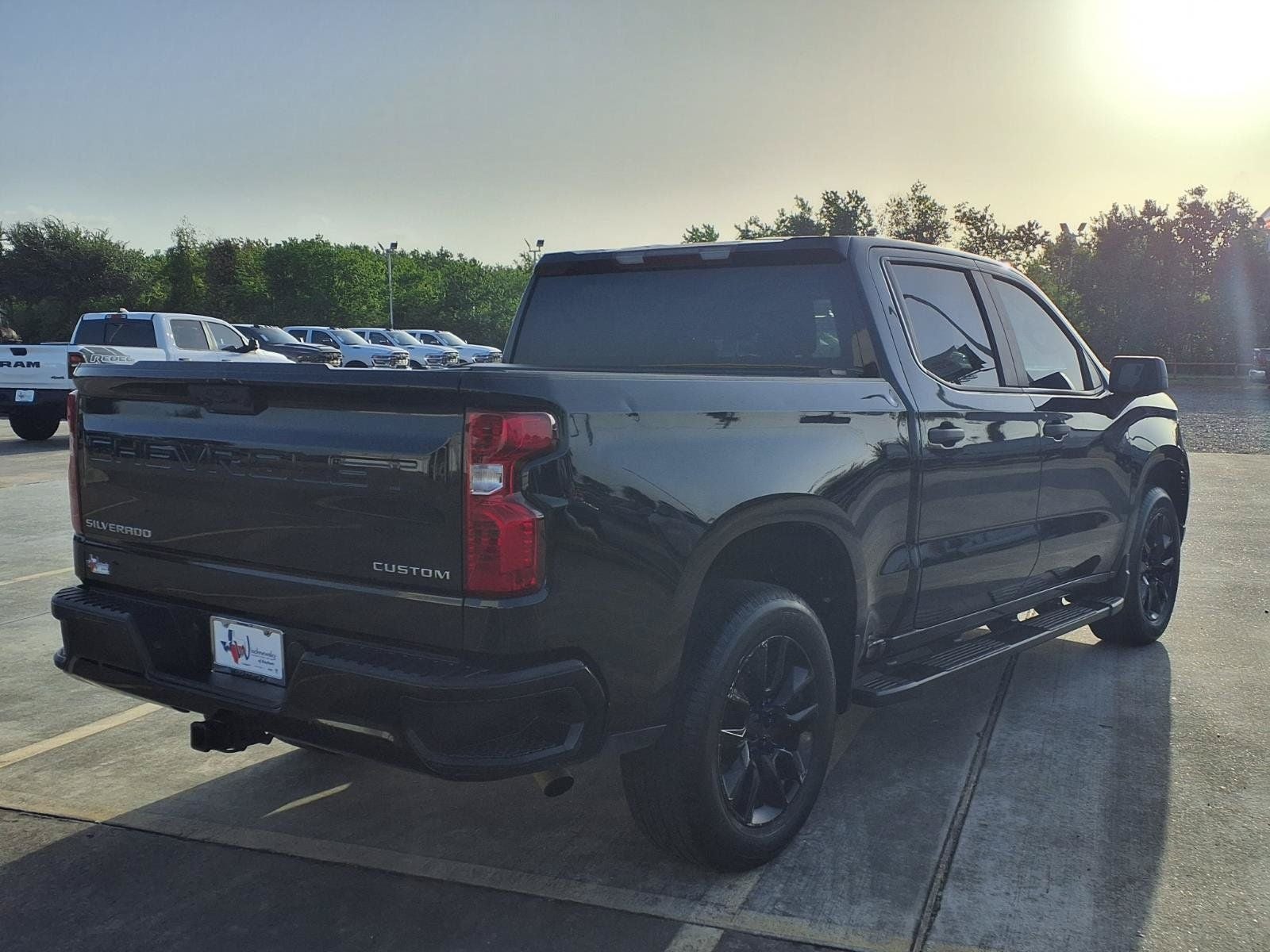 2022 Chevrolet Silverado 1500 Custom