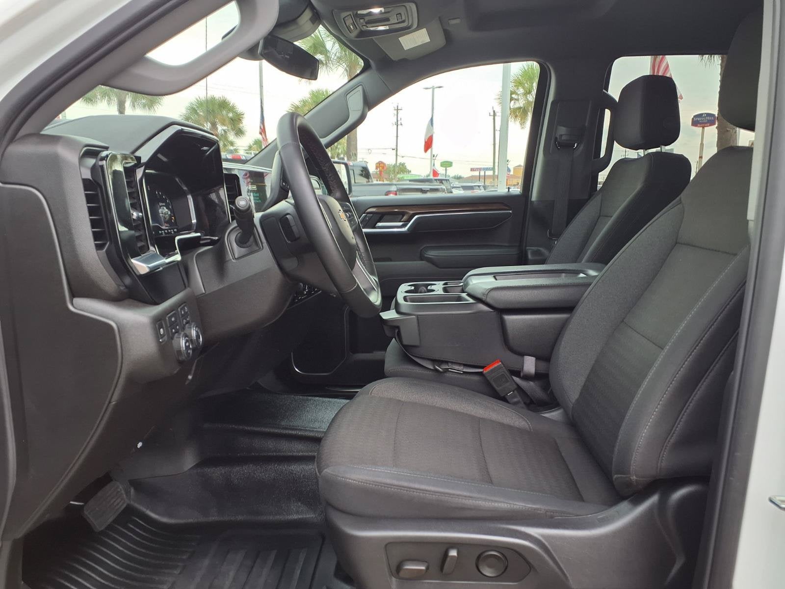2025 Chevrolet Silverado 1500 LT LT1