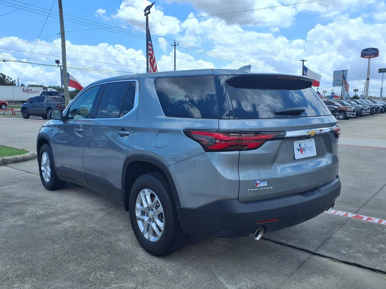 2023 Chevrolet Traverse LS