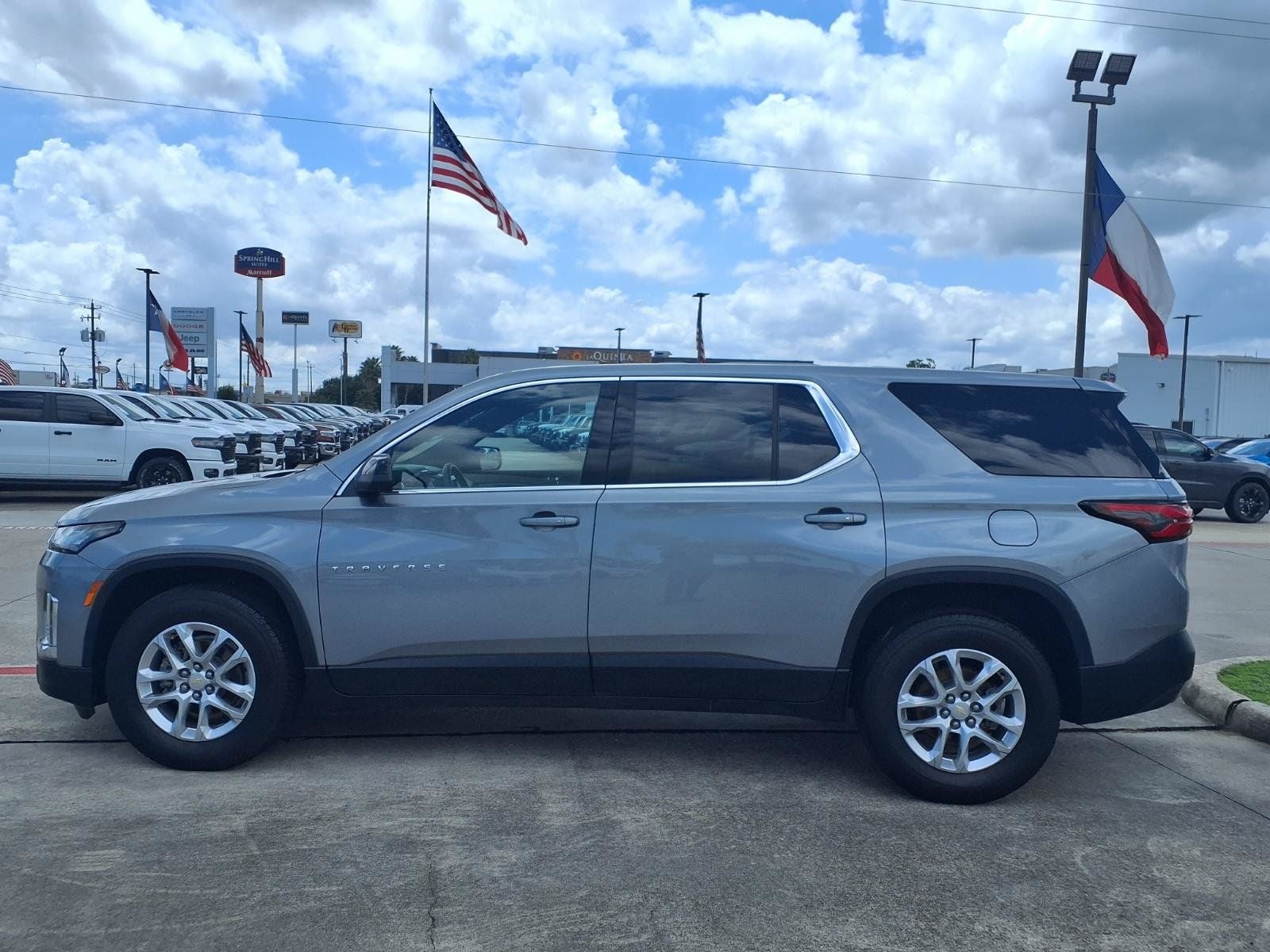 2023 Chevrolet Traverse LS