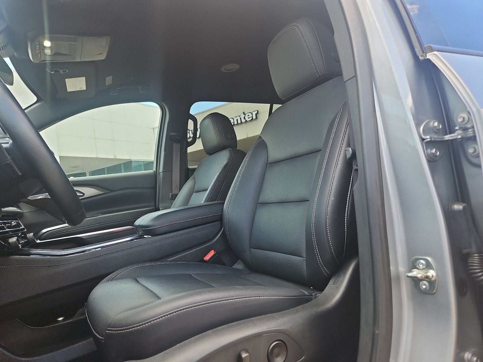 2025 Chevrolet Traverse LT 2LT