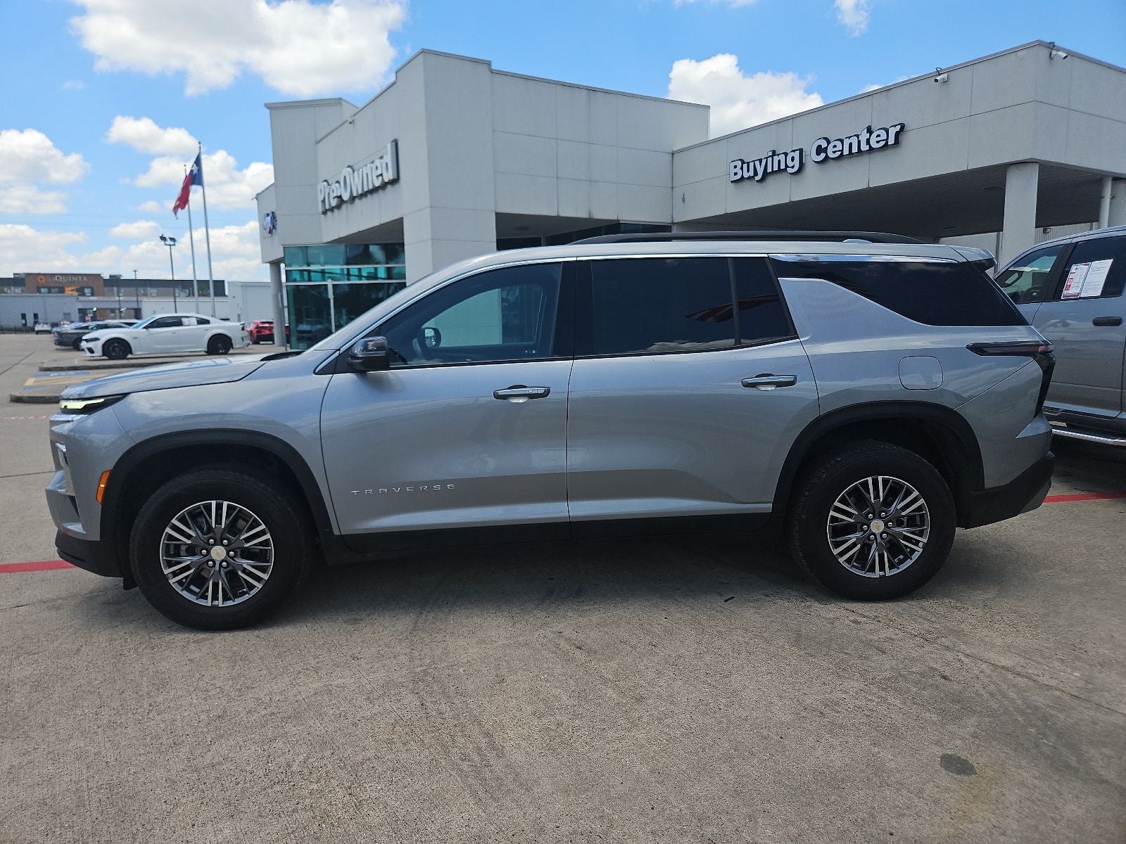 2025 Chevrolet Traverse LT 2LT