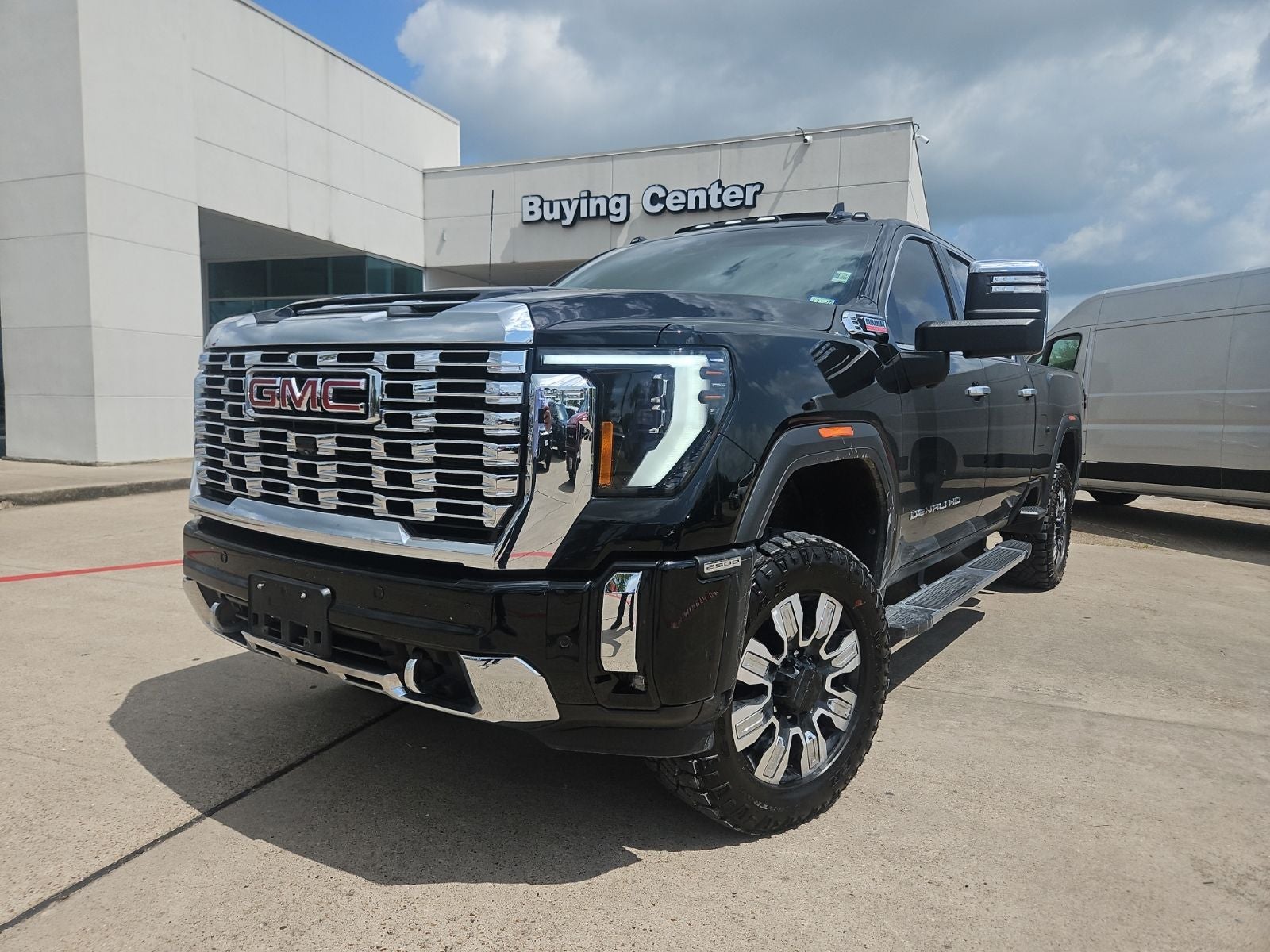 2025 GMC Sierra 2500HD Denali