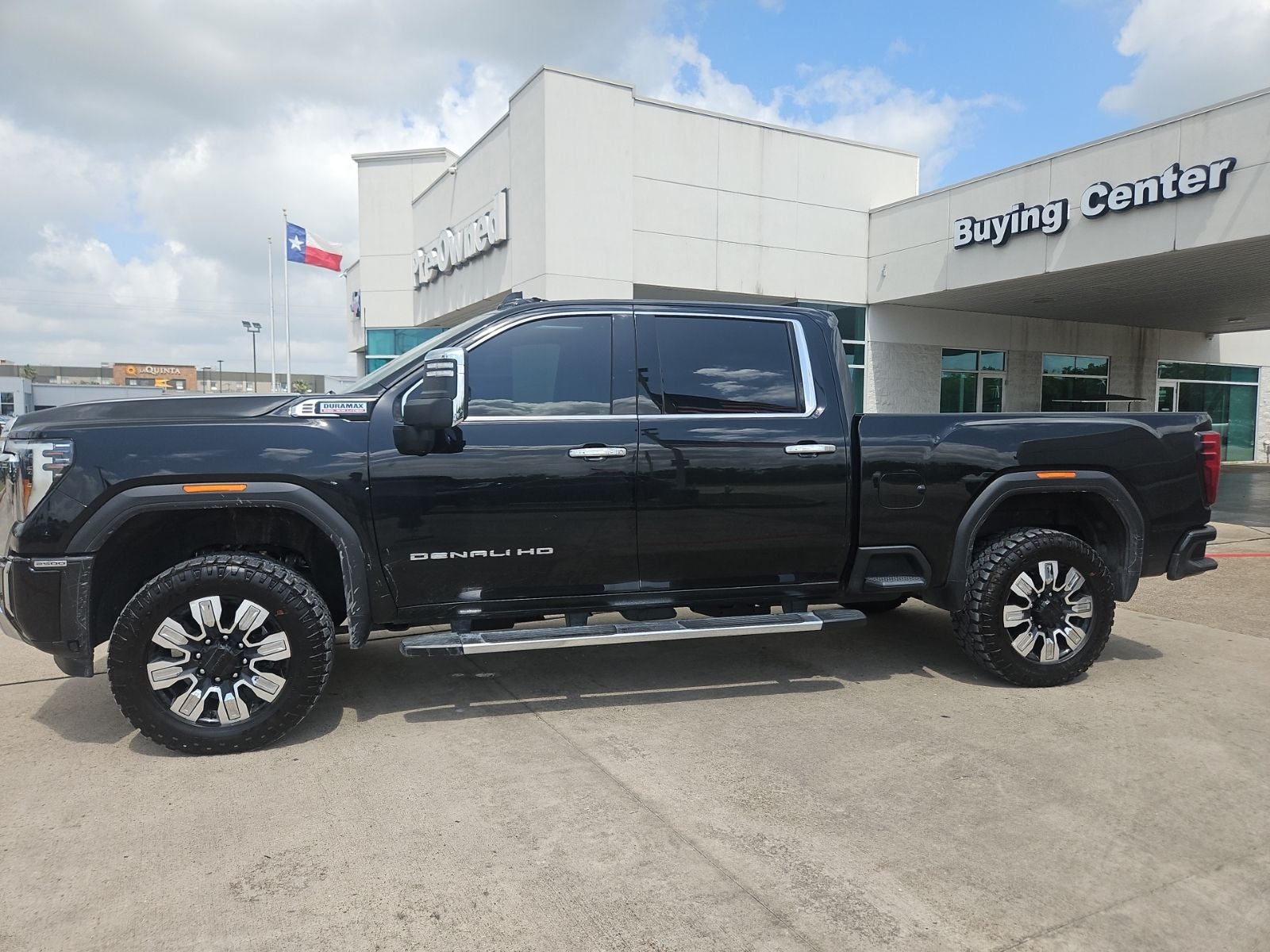 2025 GMC Sierra 2500HD Denali
