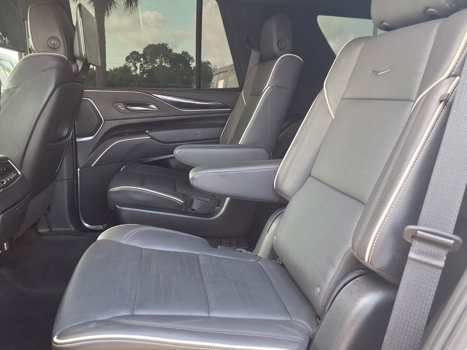 2023 Cadillac Escalade Sport