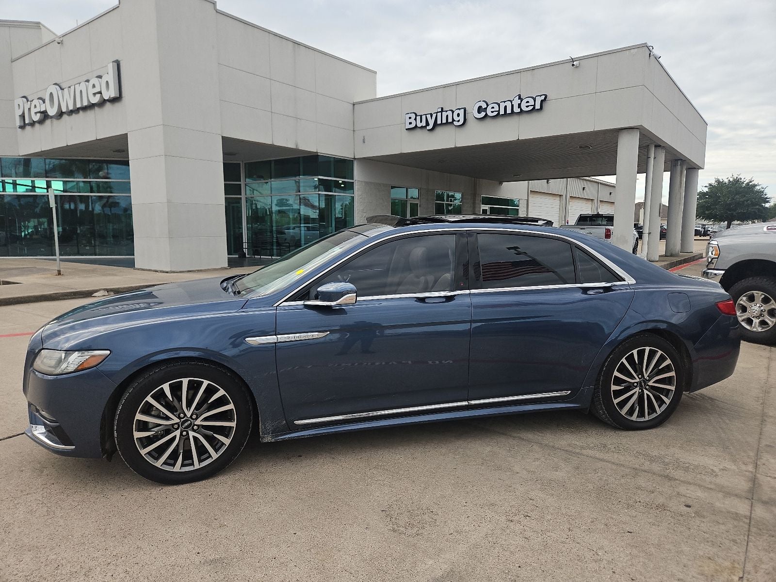 2018 Lincoln Continental Select
