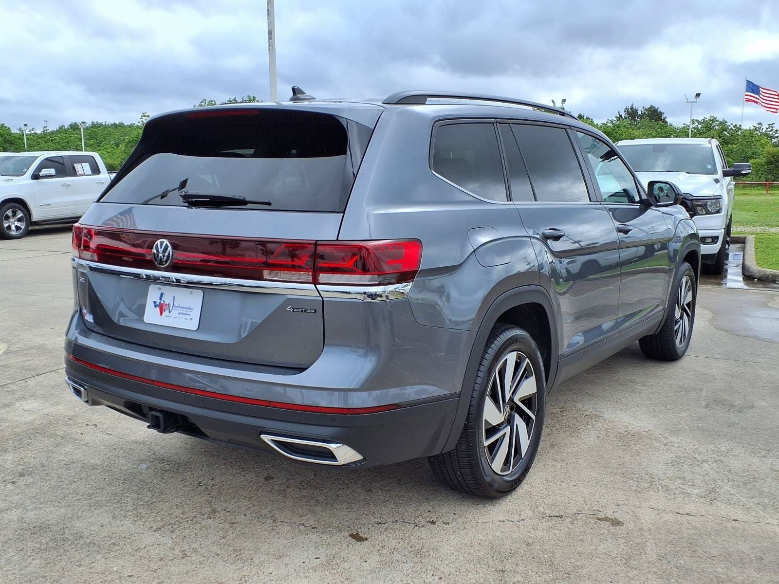 2025 Volkswagen Atlas 2.0T SE w/Technology