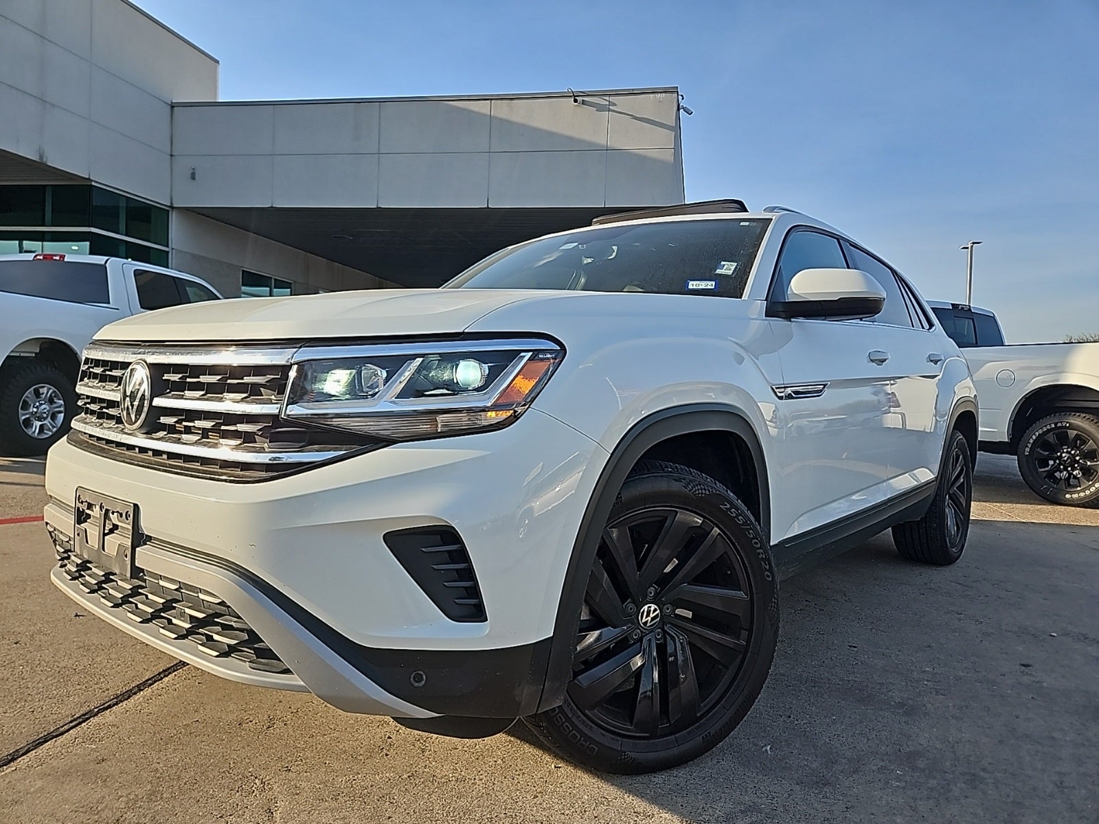 2023 Volkswagen Atlas Cross Sport SE w/Tech