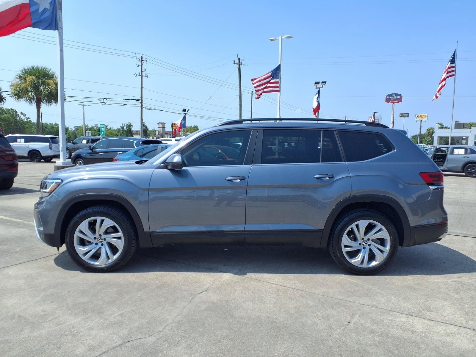 2022 Volkswagen Atlas 3.6L V6 SE w/Technology