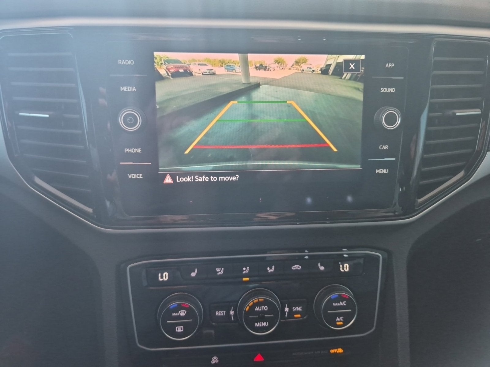 2022 Volkswagen Atlas 3.6L V6 SE w/Technology