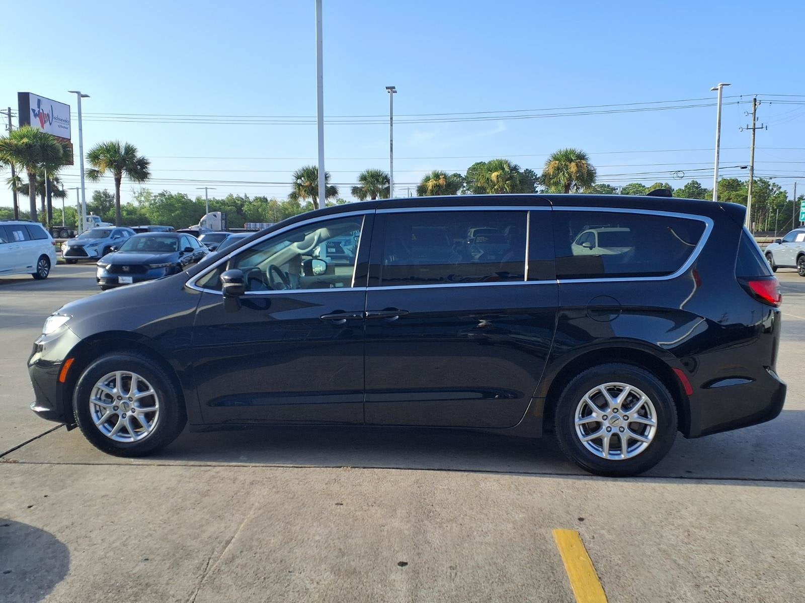 2024 Chrysler Pacifica Touring L
