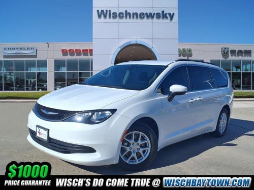 2020 Chrysler Voyager LX