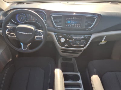 2020 Chrysler Voyager LX