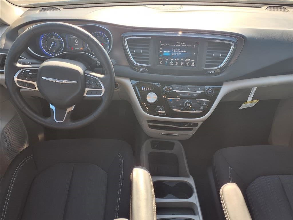 2020 Chrysler Voyager LX