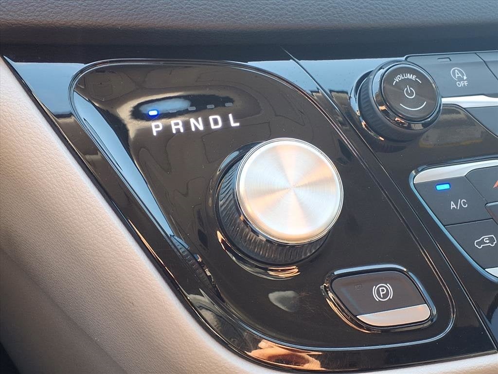 2020 Chrysler Voyager LX