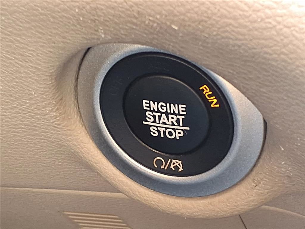 2020 Chrysler Voyager LX