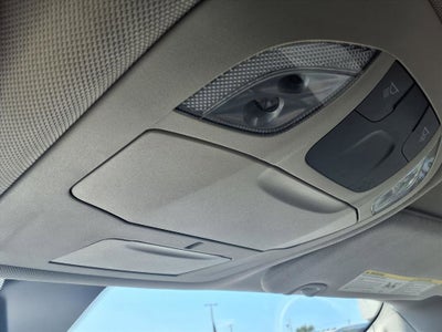 2020 Chrysler Voyager LX