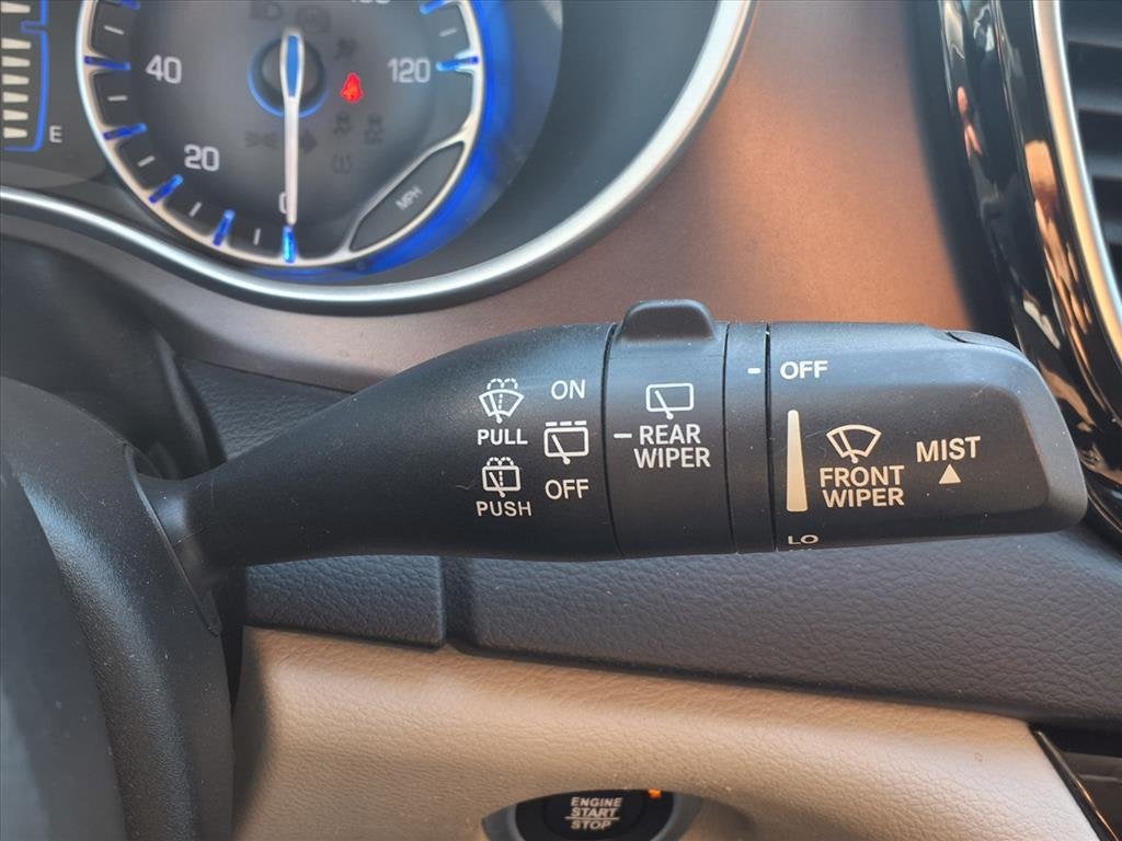 2020 Chrysler Voyager LX