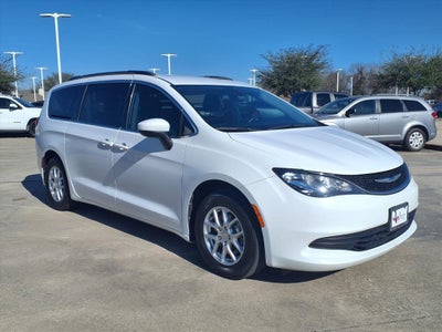 2020 Chrysler Voyager LX