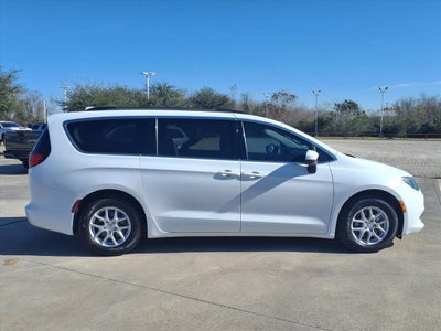 2020 Chrysler Voyager LX