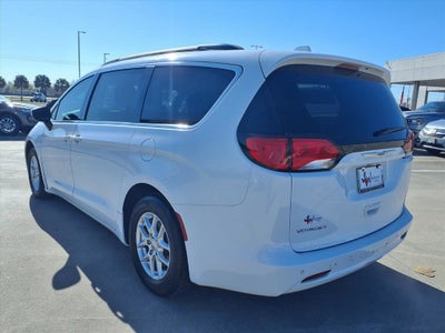 2020 Chrysler Voyager LX