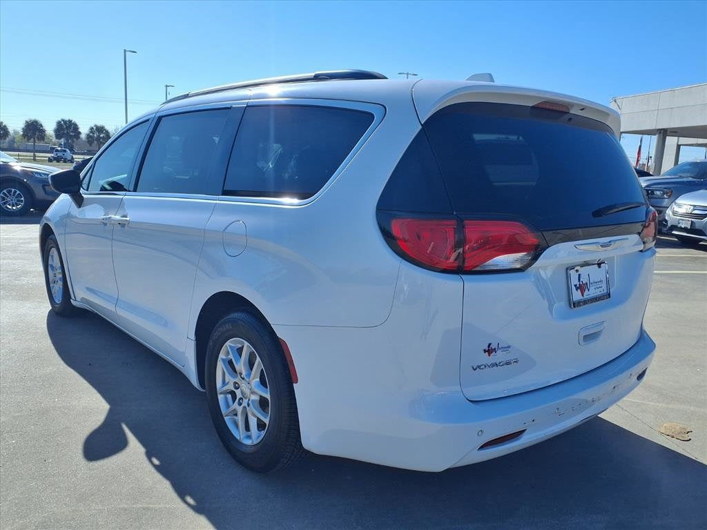 2020 Chrysler Voyager LX