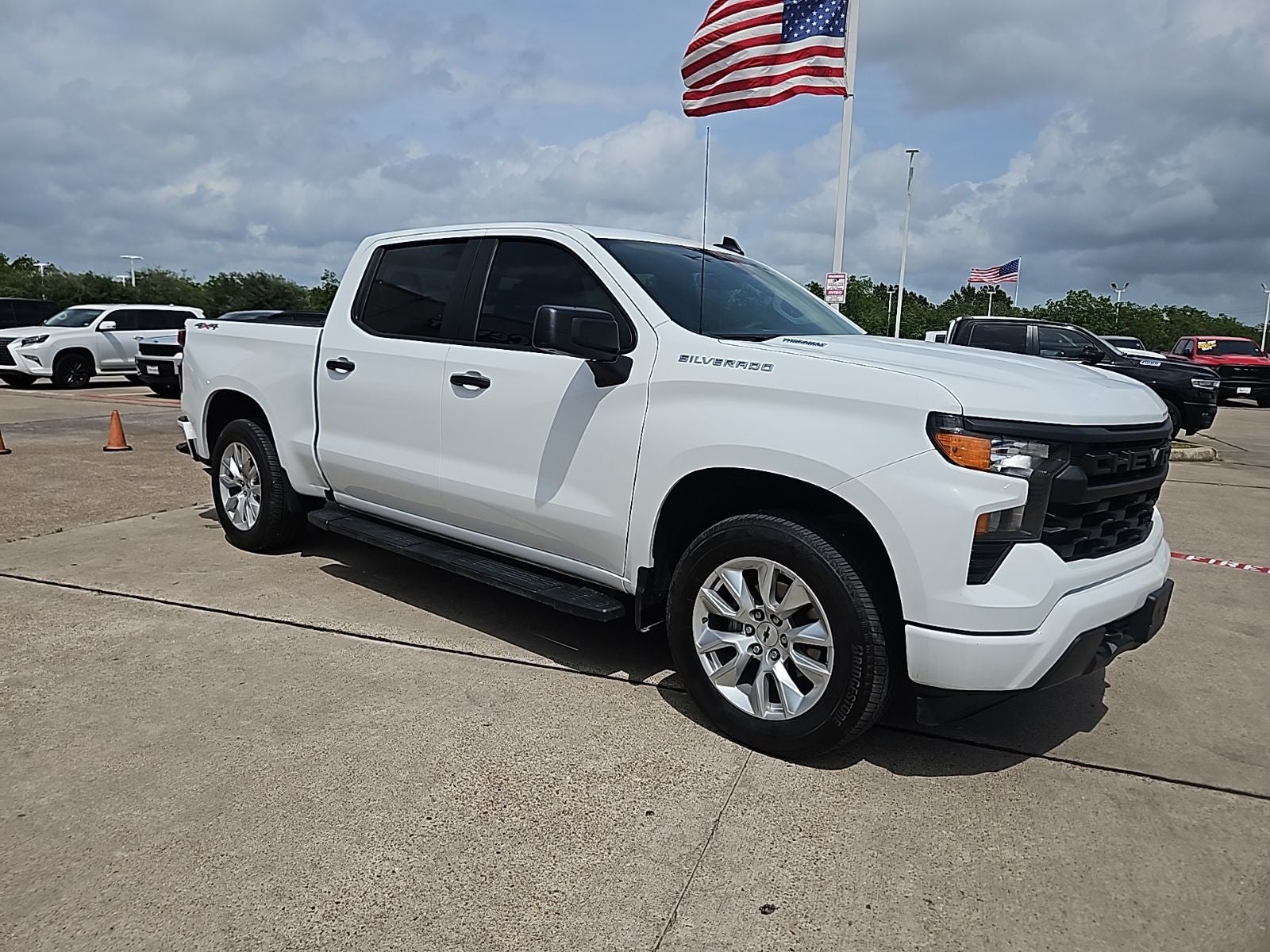 2025 Chevrolet Silverado 1500 Custom