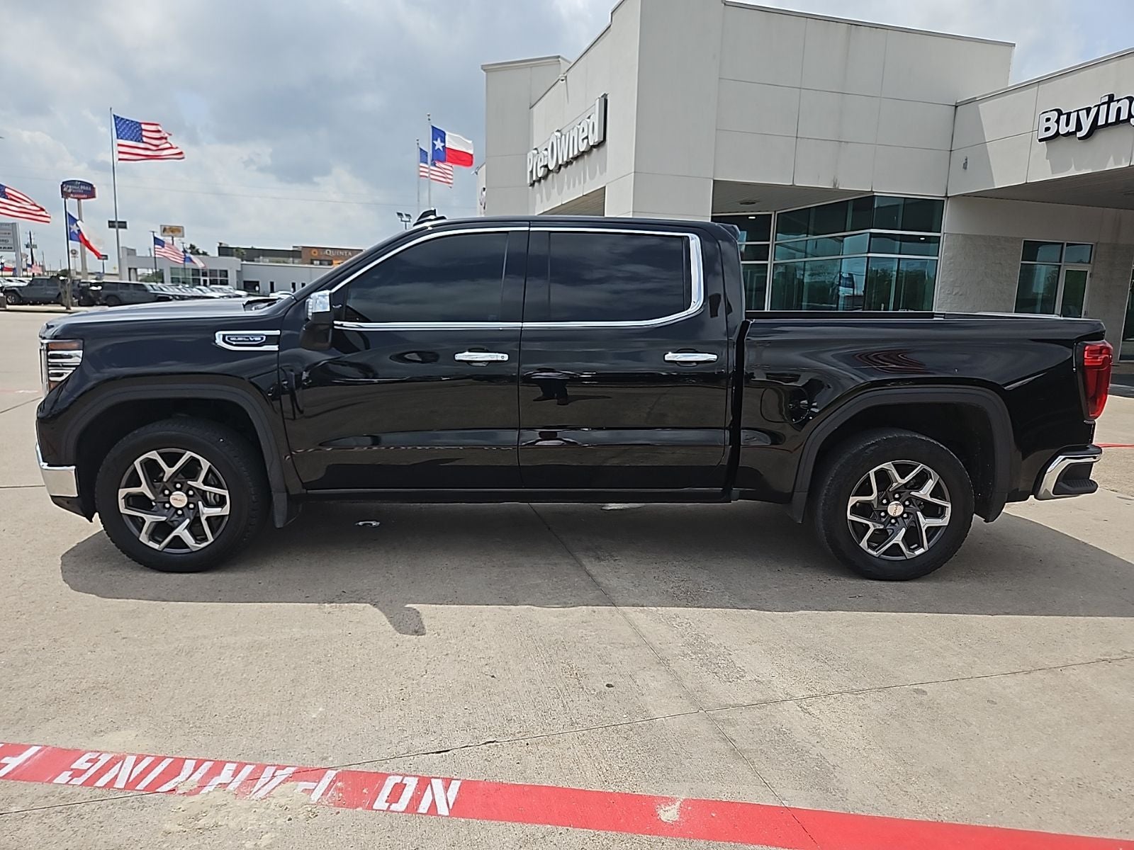 2024 GMC Sierra 1500 SLT