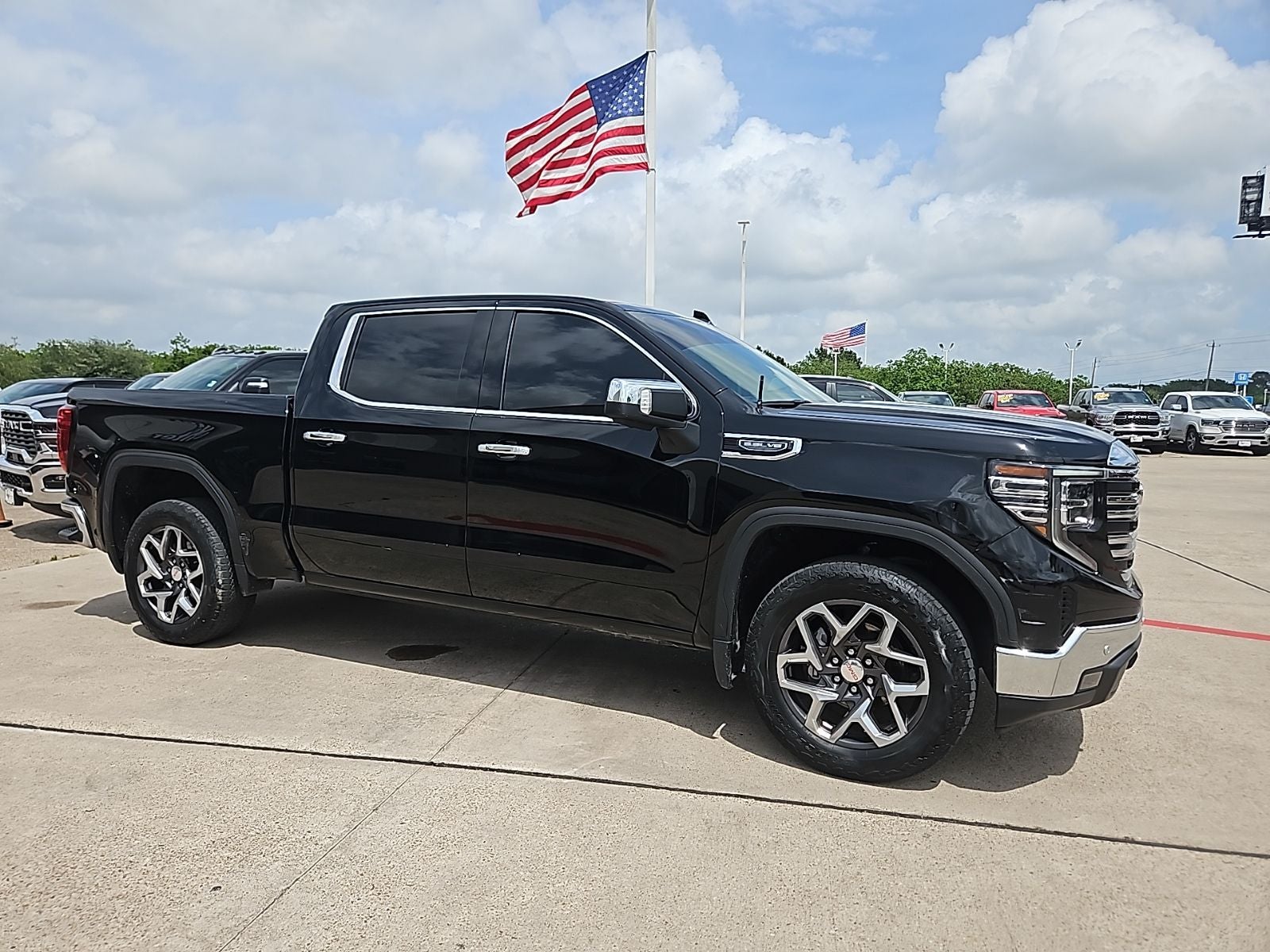 2024 GMC Sierra 1500 SLT