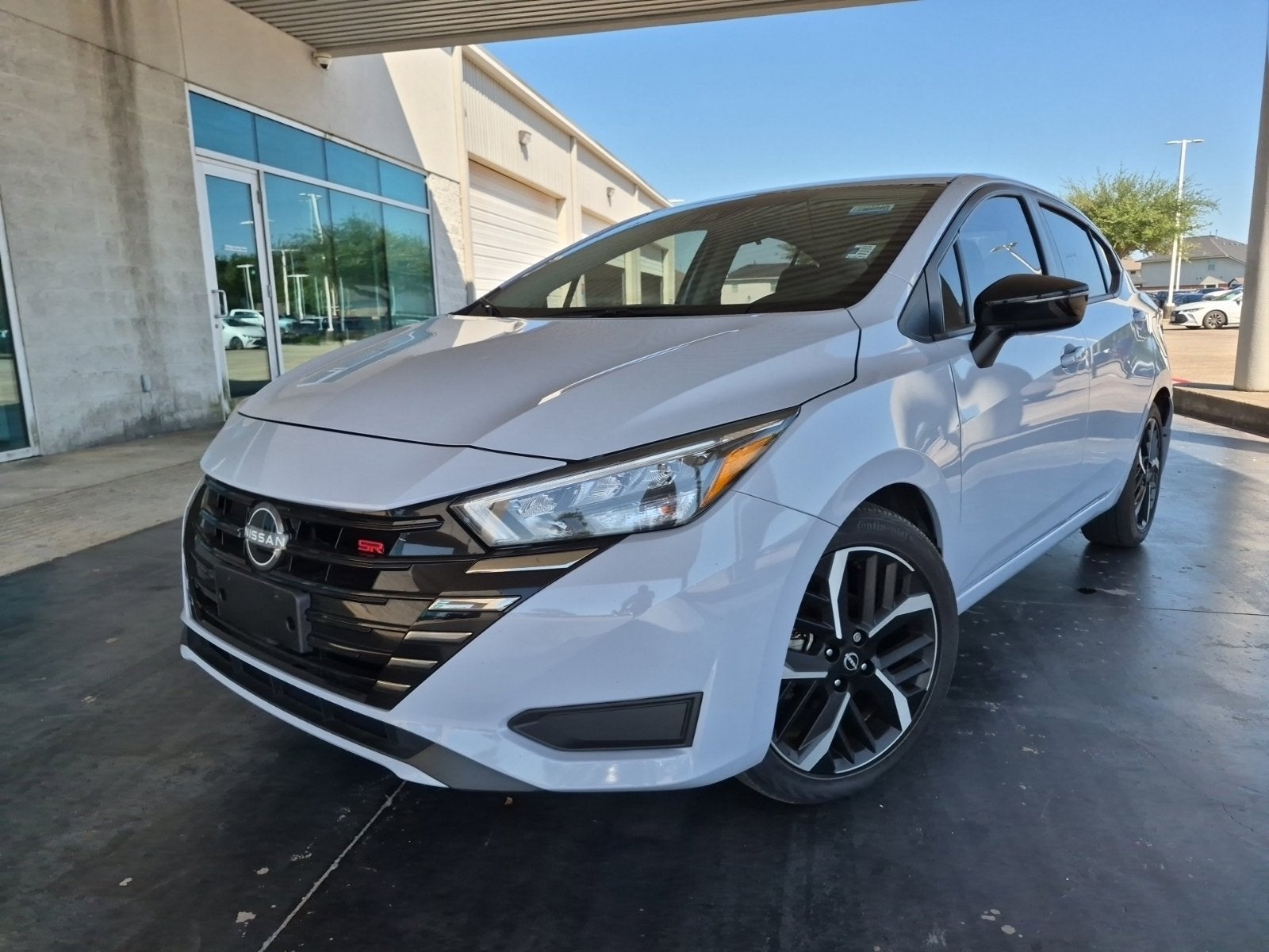 2025 Nissan Versa 1.6 SR