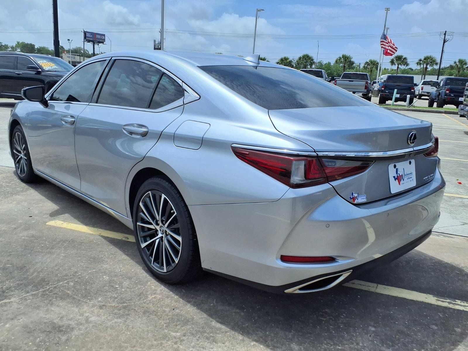 2022 Lexus ES 350