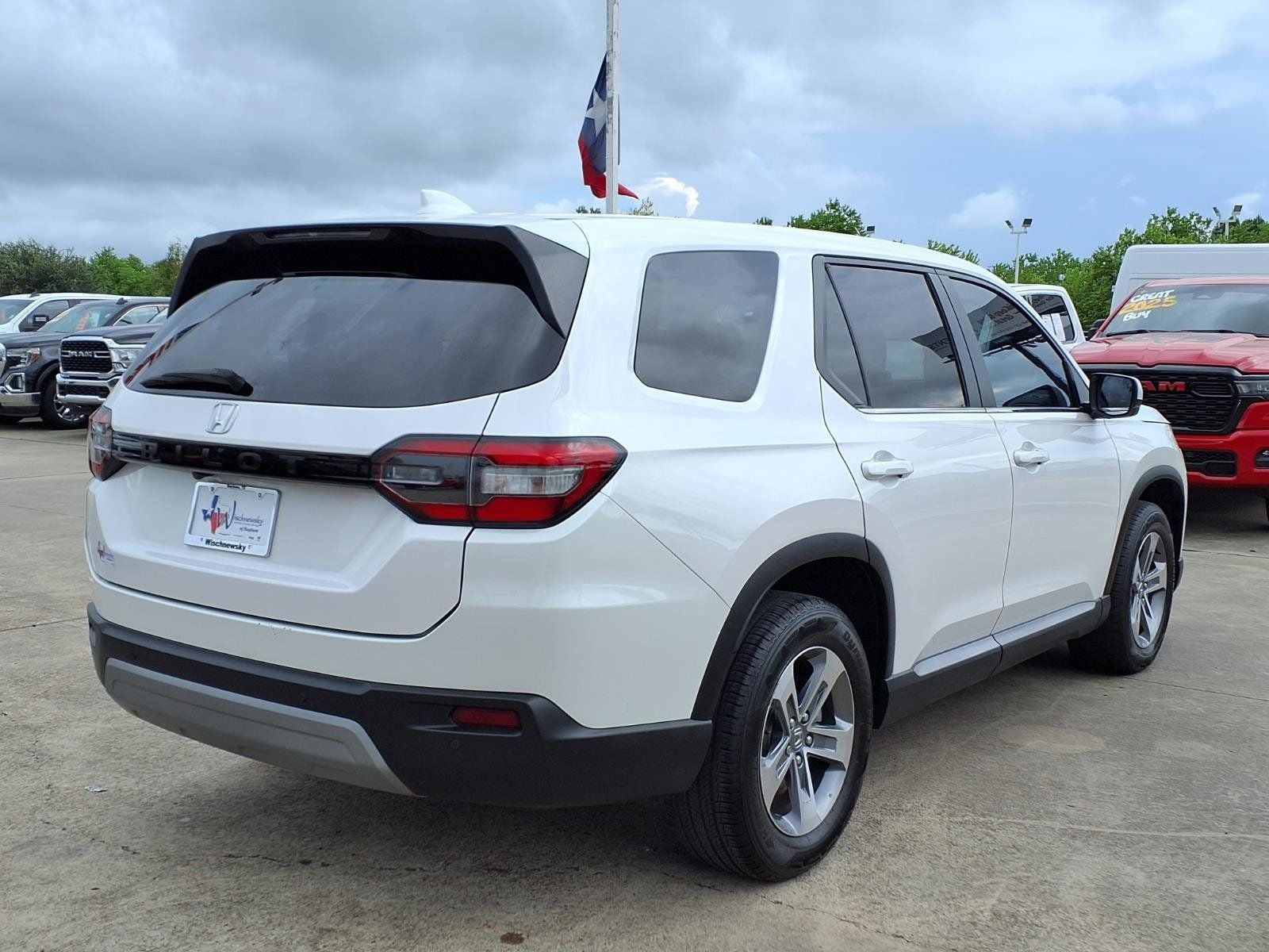 2023 Honda Pilot EX-L 8 Passenger