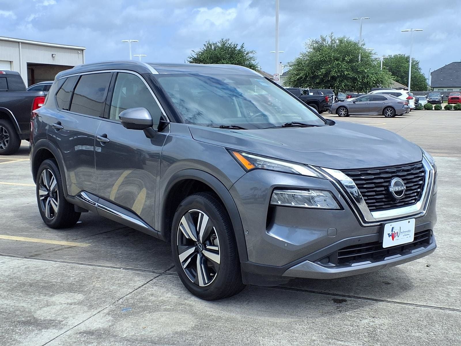 2023 Nissan Rogue SL