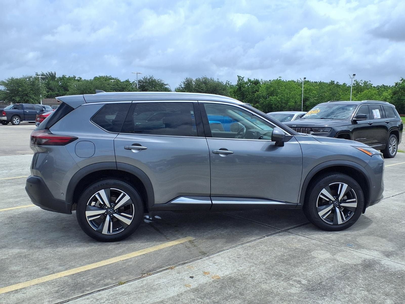 2023 Nissan Rogue SL