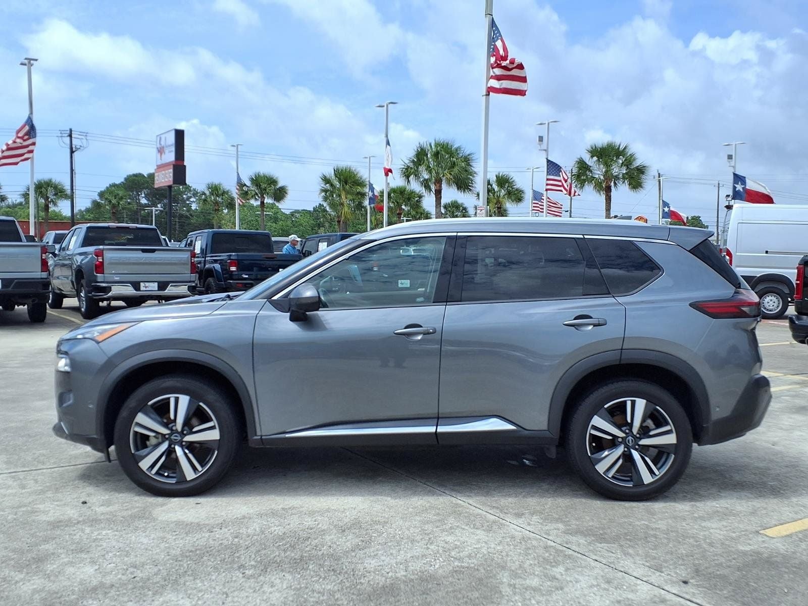 2023 Nissan Rogue SL