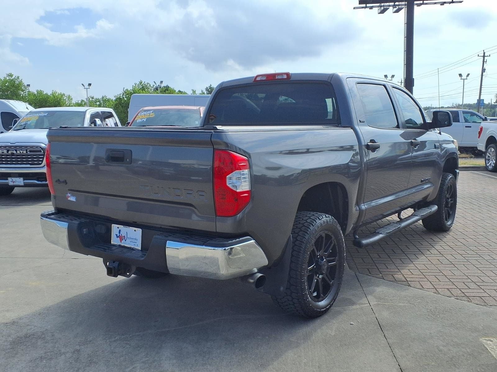 2017 Toyota Tundra SR5
