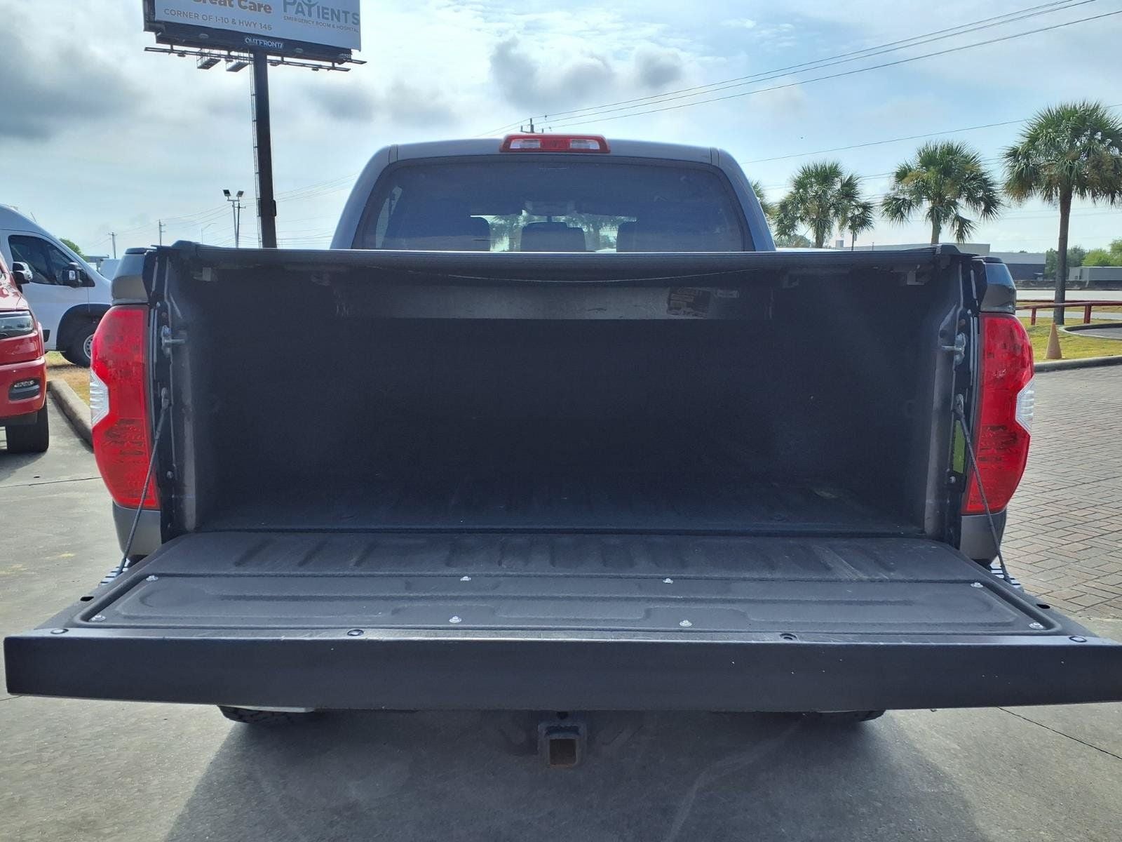2017 Toyota Tundra SR5