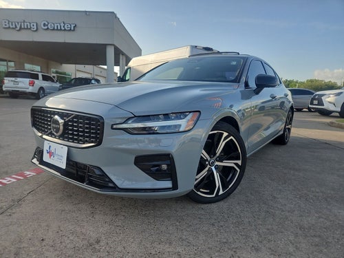2024 Volvo S60 B5 Plus Dark Theme