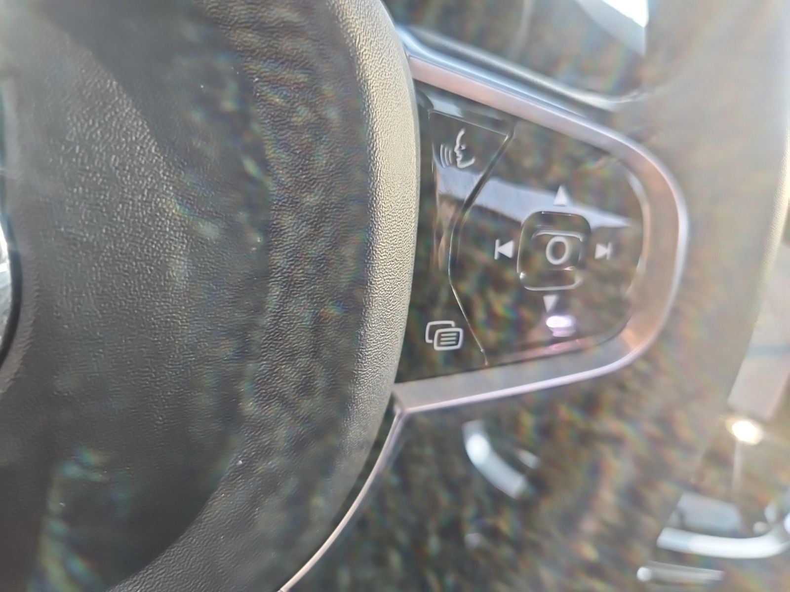 2024 Volvo S60 B5 Plus Dark Theme