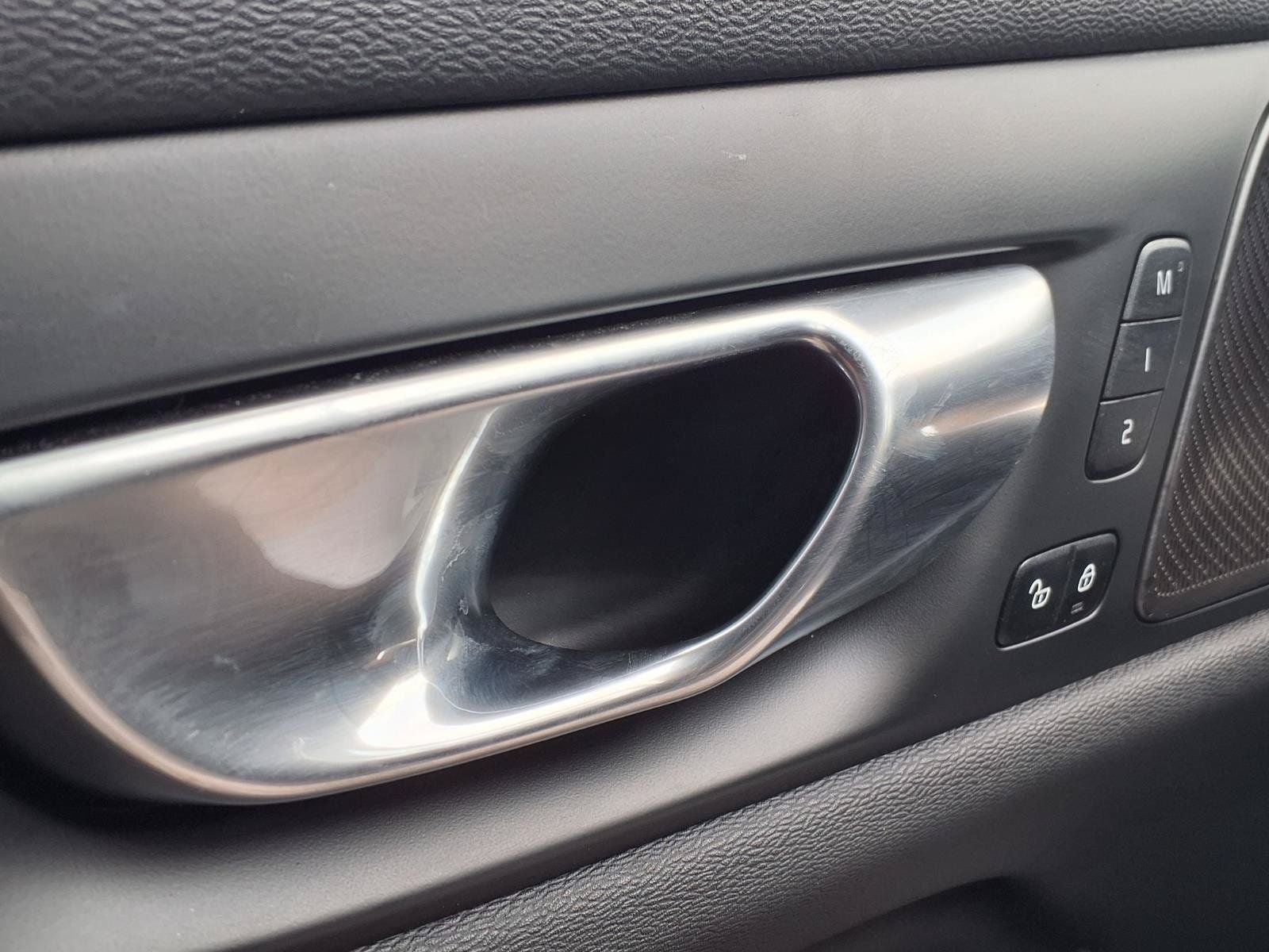 2024 Volvo S60 B5 Plus Dark Theme