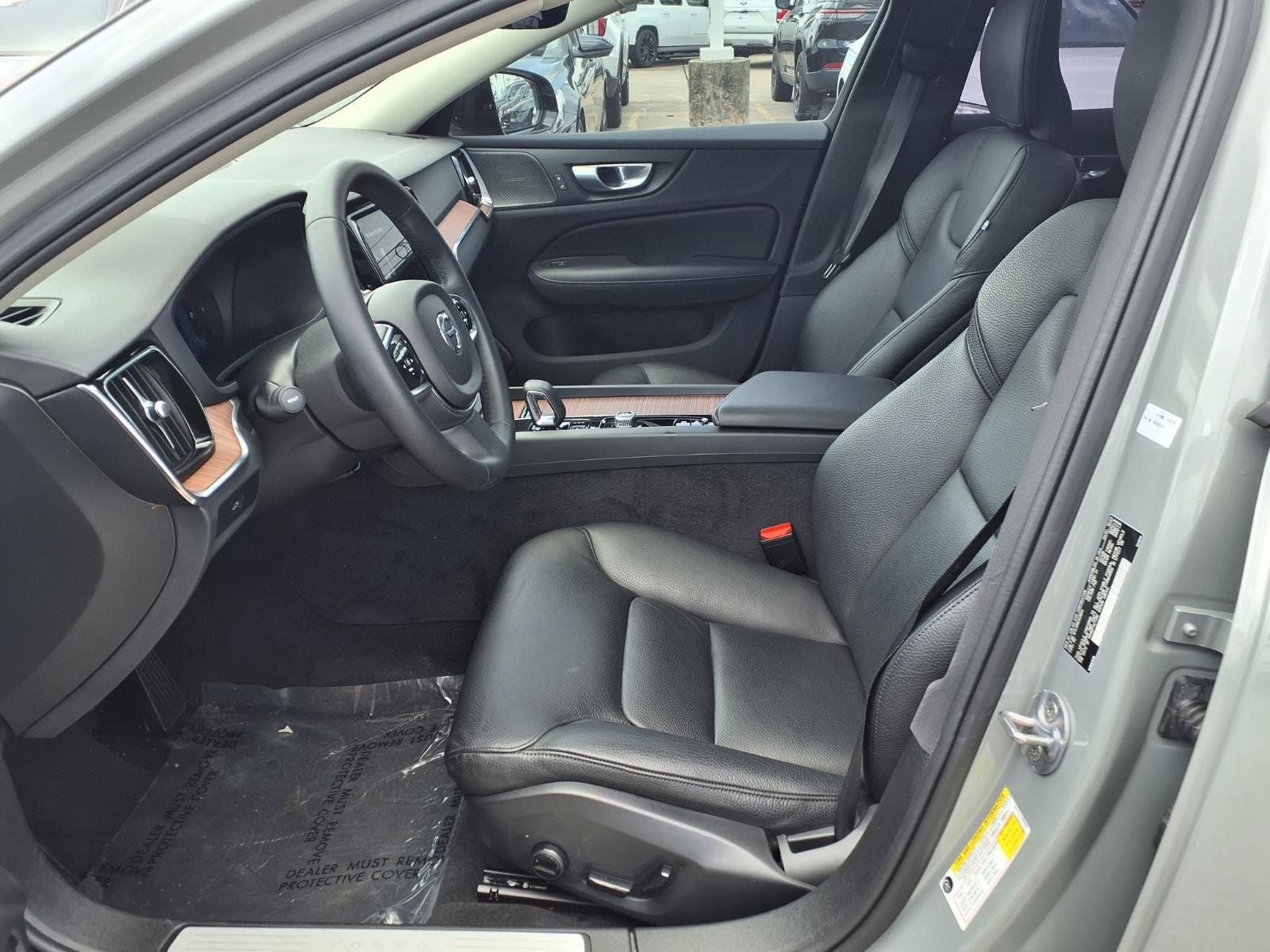 2024 Volvo S60 B5 Plus Dark Theme